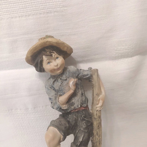 Decorative figures like new, Italian porcelain with wooden base