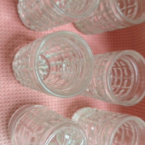 Vintage glass shot glasses set of 6, like new, 1970s starburst design
