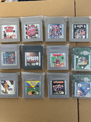 Nintendo GameBoy with 12 games like new