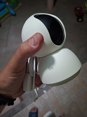 Xiaomi Smart 1080p Camera with power cable and wall mount