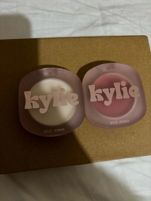 Σετ 2 Kylie Jenner blushes σαν καινούργιο, lip and cheek glow balm