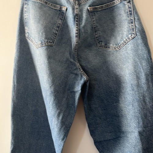 H&M jeans new with side slit size M, blue turquoise