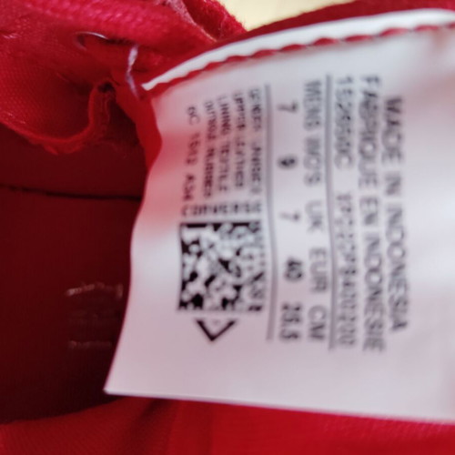 Converse leather unisex sneakers used, size 40, red