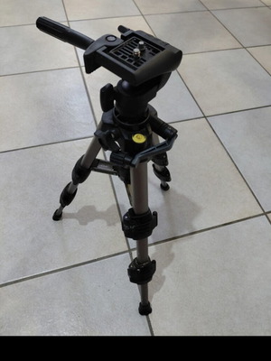 Venguard VS-90 tripod like new, 45cm height for cameras