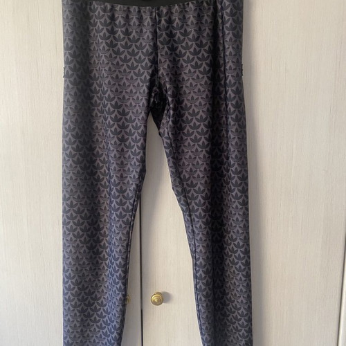 Adidas leggings XXLarge like new, black and grey