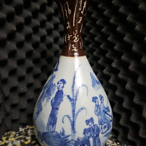 Chinese vase old like new for decoration without box