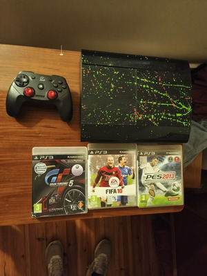 PlayStation 3 Superslim 500GB σαν καινούργιο με 3 παιχνίδια και χειριστήριο