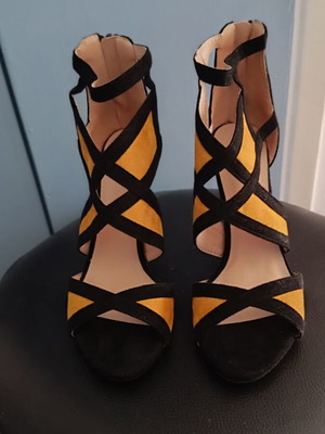 Suede sandals new, black and yellow, size 37, 7 cm heel