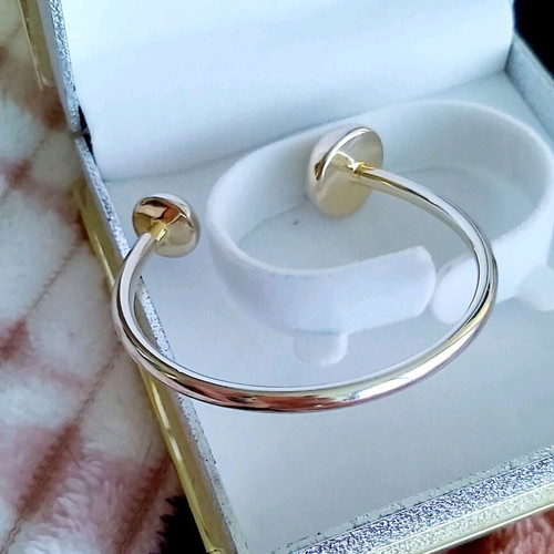 Bracelet used, gold color, size 17, bought in Italy