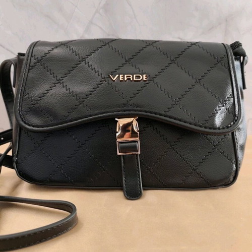 Verde shoulder bag like new, black with gold details