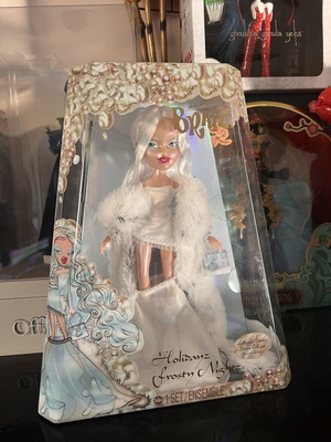 Bratz Holidayz Frosty Nightz Cloe Doll new, collector's edition