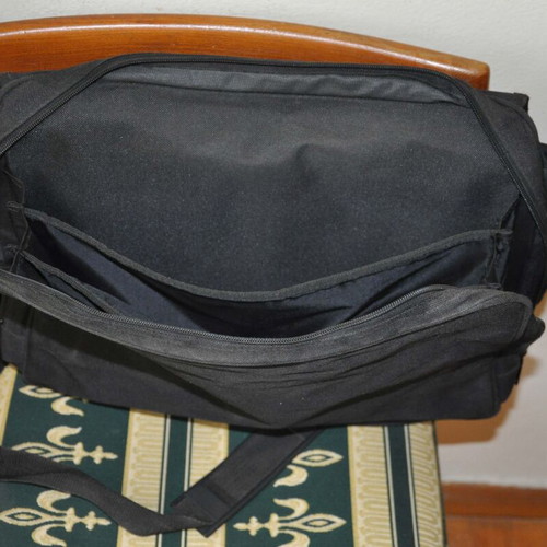 Laptop bag like new, black with multiple compartments
