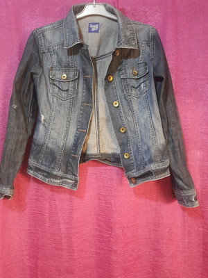 Bershka denim jacket M like new, faded