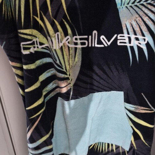 Quiksilver unisex poncho beach towel with hood, tropical design