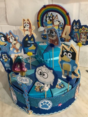 Χάρτινη τούρτα Bluey καινούργια με 20 άδεια κουτάκια και φωτισμό