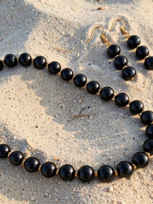 Black  necklace and earrings set