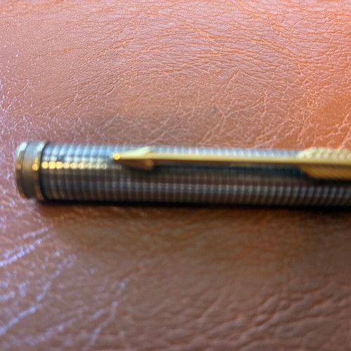 Parker 75 Ciselé pen used with grid pattern