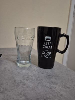 Coca Cola mug with gift glasses like new
