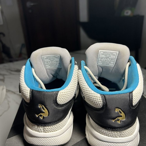 Shaq kids basketball shoes size 34.5