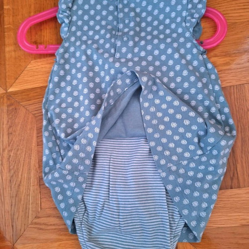 Carter's baby dress like new for girl 6-9 months