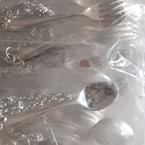 Pack of 200 silver metal pendants