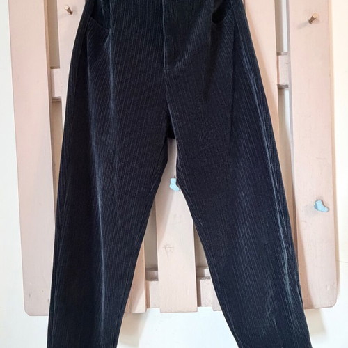 Attrattivo pants large like new, dark green corduroy