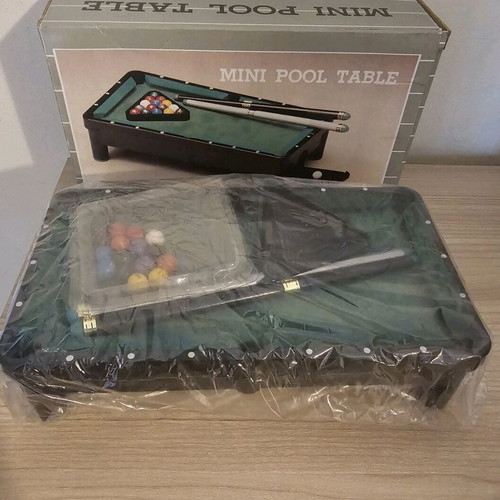 Vintage mini pool table new, 1990s