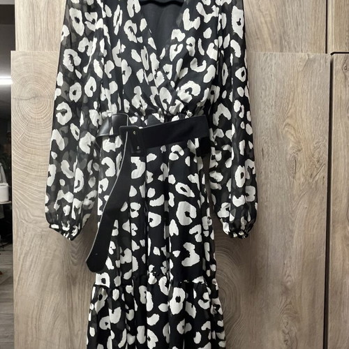 Summer women's dress new, very comfortable