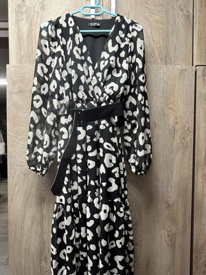 Summer women's dress new, very comfortable