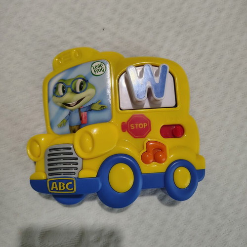 LeapFrog Fridge Phonics Magnetic Letter Set school bus toy like new