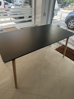 Τραπέζι μαύρο σαν καινούργιο, διαστάσεις 150x80