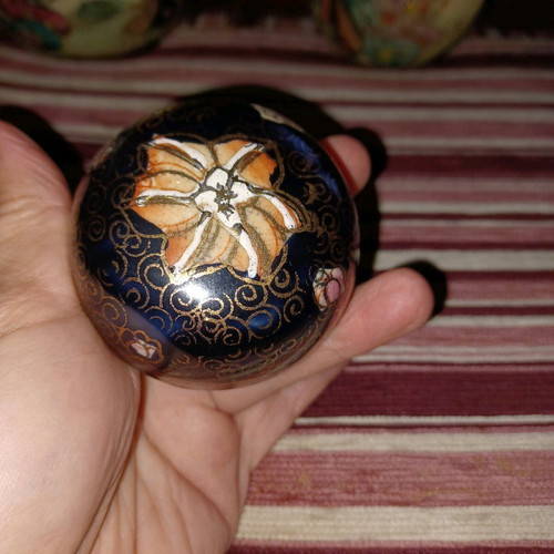 Satsuma vases used, hand painted vintage set of 2