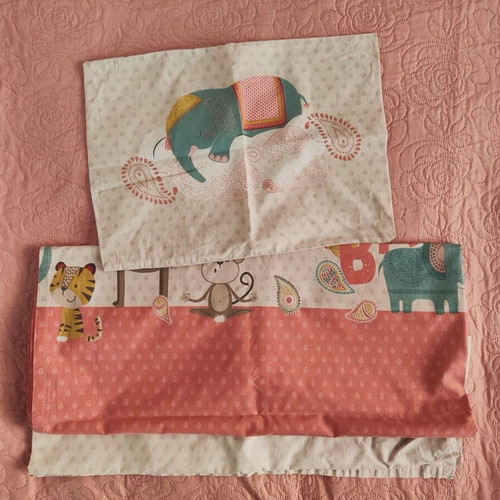 Kentia baby crib set used with quilt and 2 Nef-Nef sheet sets