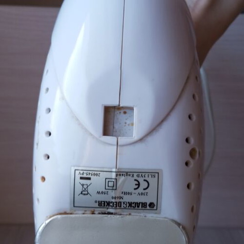 Black and Decker mixer like new, one beater broken