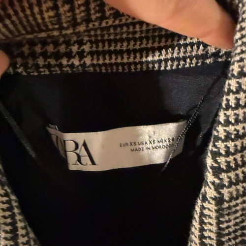 Zara textured blazer like new with double button closure
