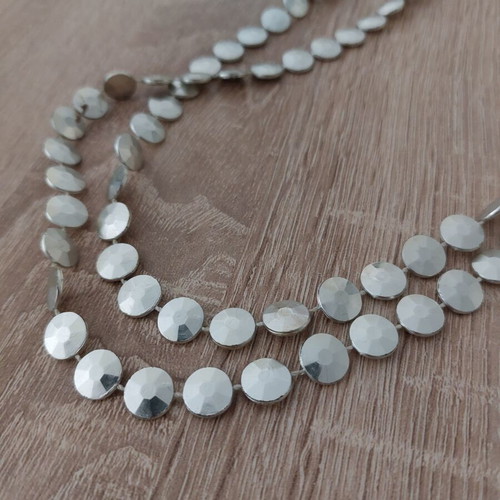 Women's necklace like new, silver color, double wrap design