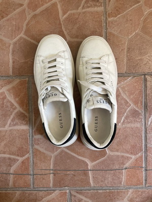 Guess men's casual shoes size 42 used, white