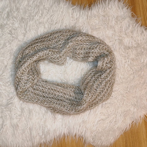 Tally Weijl knitted neck scarf like new, beige ecru