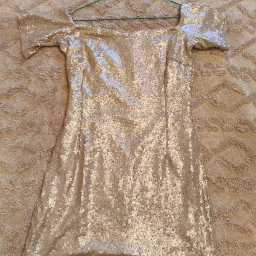 Dress with sequins like new, size S, gold color