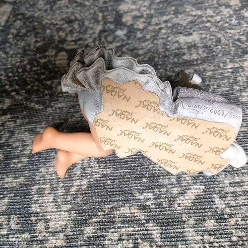 Collectible porcelain figurine Mientras Descanso Nadal Studio new