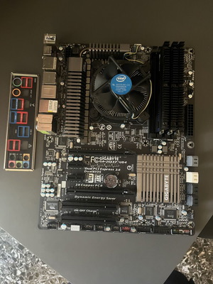 Gigabyte Z68XP-UD4 μητρική με i7-2700K και 12GB RAM σαν καινούργιο