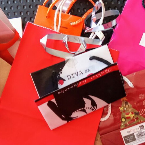 Collection of women's gift bags used, pack of 20 mini and medium size