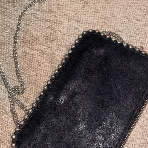 Small crossbody bag used in excellent condition