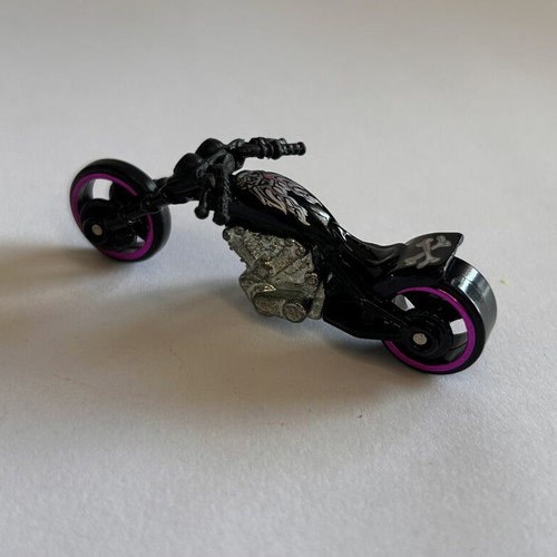 Hot Wheels 2001 Blast Lane Motorcycle Skull & Crossbones Series used