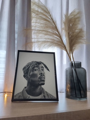 Χειροποίητο ρεαλιστικό πορτρέτο 2Pac με μολύβι
