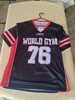 World Gym T-shirt, black and red, size L