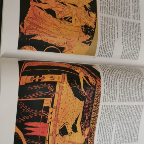 Greek Mythology hardcover like new with glossy paper