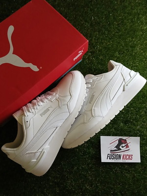 Puma ST Runner V4 L Jr White Size 38.5 New with Box