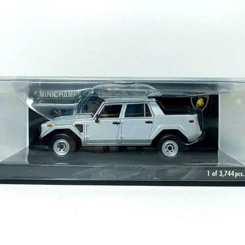 Lamborghini LM002 1984 Silver Metallic 1:43 Minichamps diecast model new