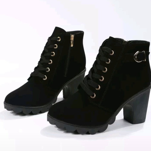 High ankle boots like new, black, size 40